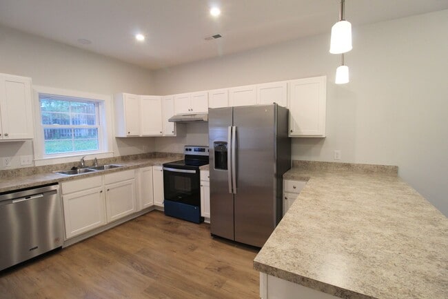 Building Photo - Lease assignment