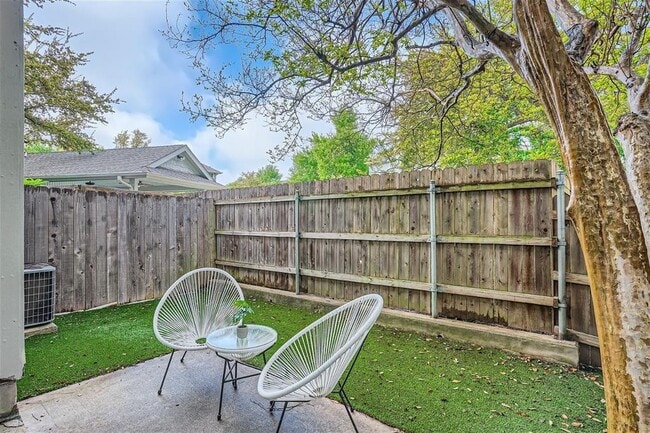Building Photo - 8518 Cahill Dr