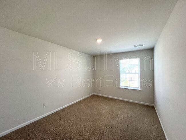 Building Photo - 2932 Egert Dr