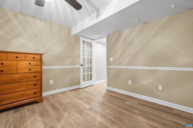 Building Photo - 137 Whispering Woods Pl