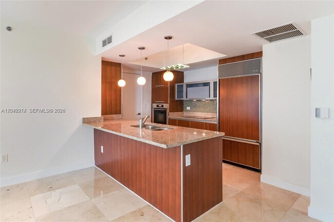 Building Photo - 17201 Collins Ave