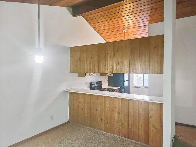 Building Photo - 525 N Blackhawk Blvd