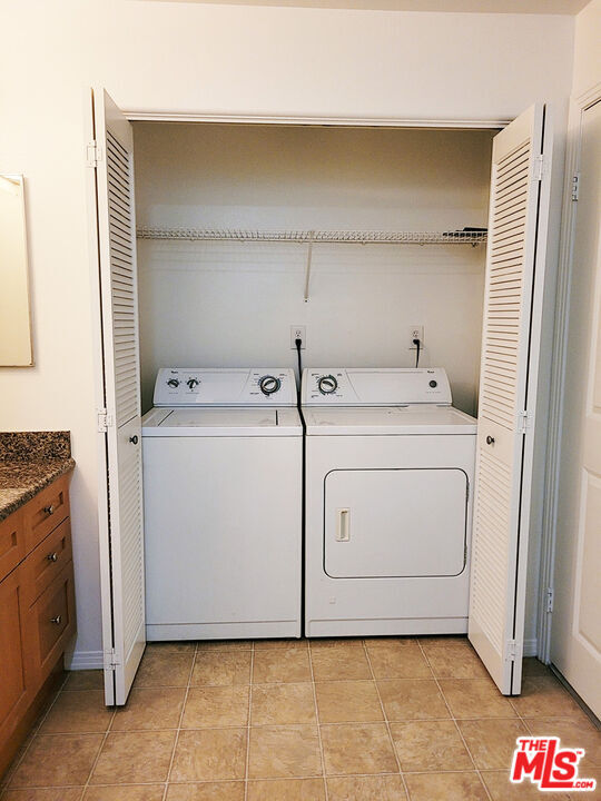 Building Photo - 100 S Alameda St