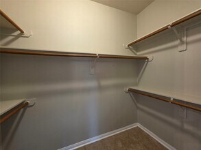 Building Photo - 7002 Plaza Del Sol Dr