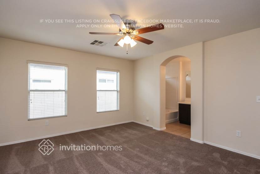Building Photo - 13432 W Peck Dr