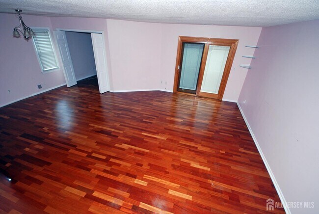 Building Photo - 9 Sandpiper Dr