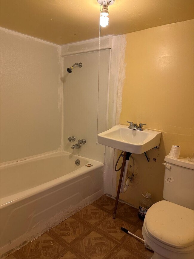 Building Photo - Contact Peggy at 501-676-1758