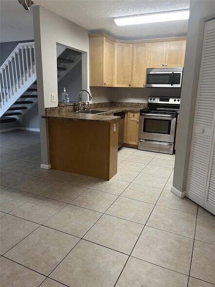 Building Photo - 8969 NW 38th Dr