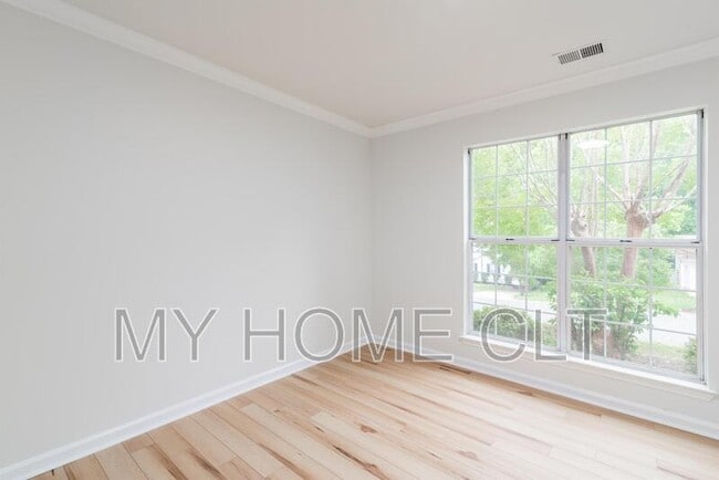 Building Photo - 8413 Woodford Bridge Dr