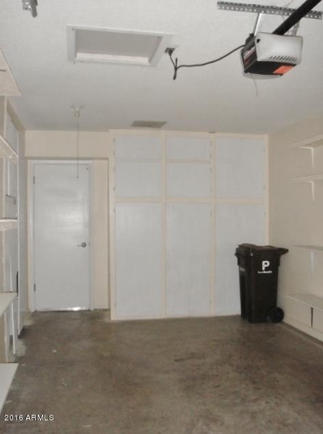 Building Photo - 10167 N 97th Ave