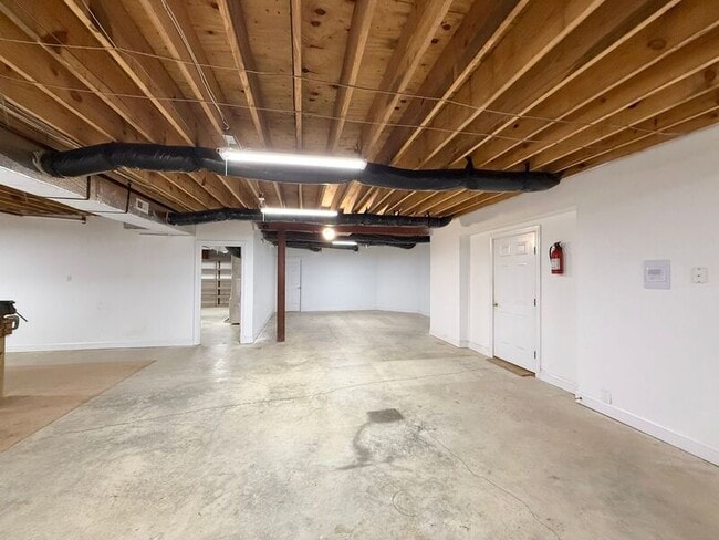 Building Photo - 3021 Hickory Tree Pl