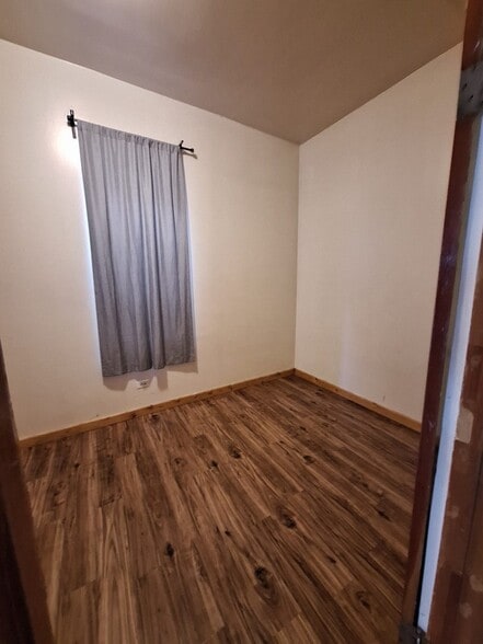 Bedroom A - 2136 W Cermak Rd