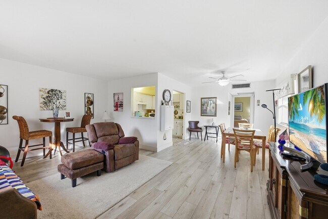 Building Photo - 374 Tuscany Ln