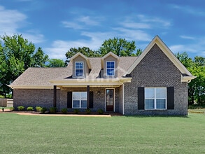 Building Photo - 4130 Vineyard Dr E