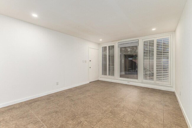 Building Photo - 6935 E 4th St