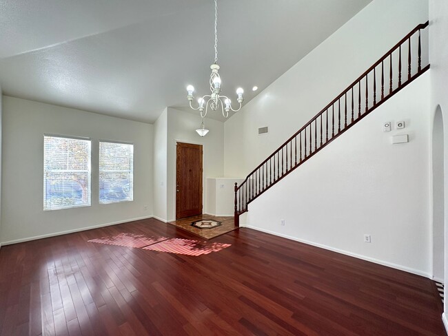 Building Photo - SOLANO AT THE VISTAS