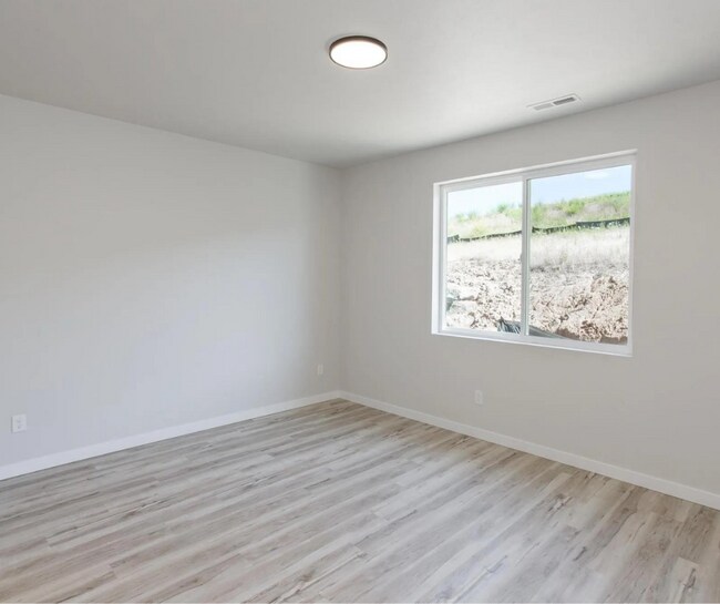 Building Photo - 1016 Greenfield Dr