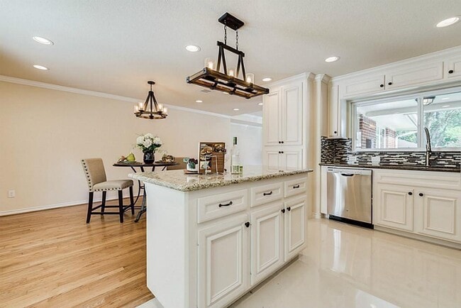 Building Photo - 4734 Benning Dr