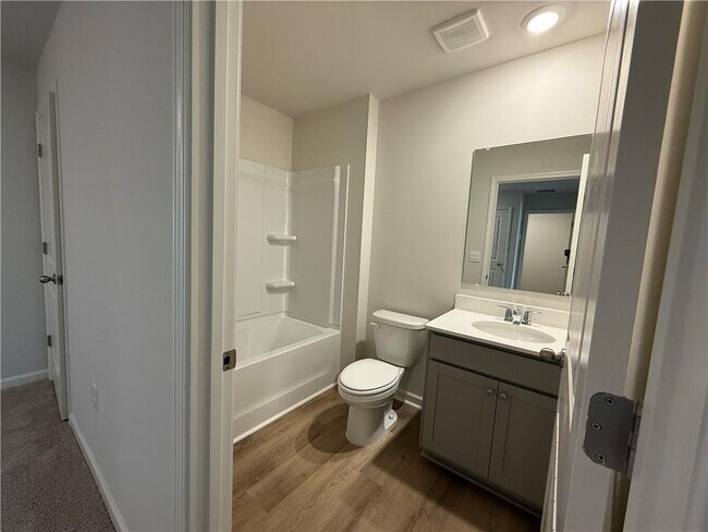 Building Photo - 126 Hughes Pl Dr