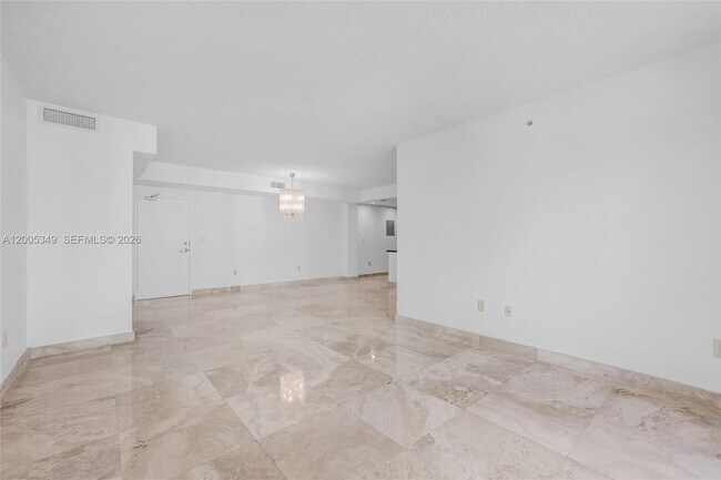 Building Photo - 7501 E Treasure Dr