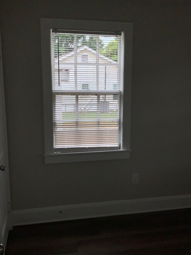 Building Photo - 108 Myrtle Dr