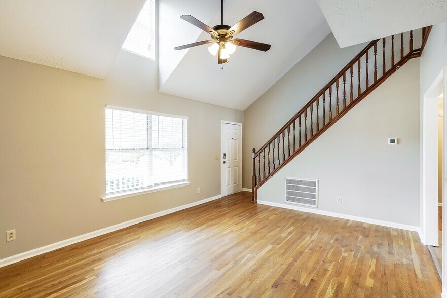 Building Photo - 300 Vernon Traylor Dr