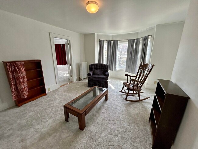 Building Photo - 61 Silver St