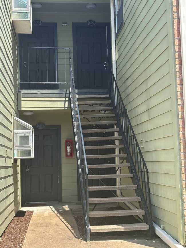 Building Photo - 18800 Egret Bay Blvd