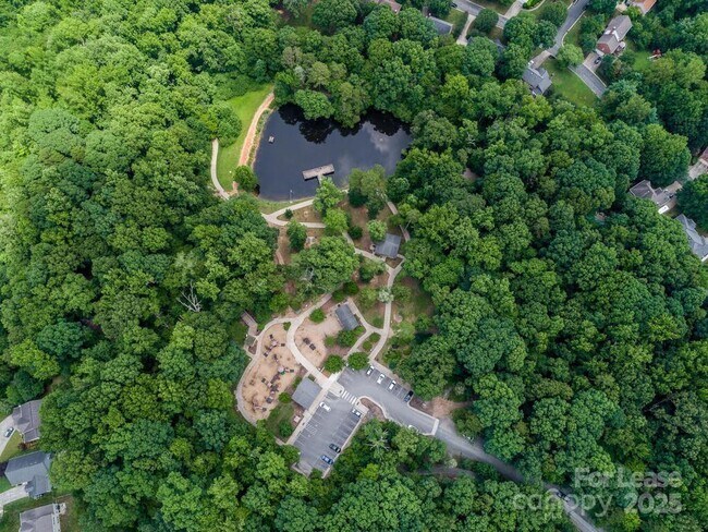 Building Photo - 325 Clearbrook Rd