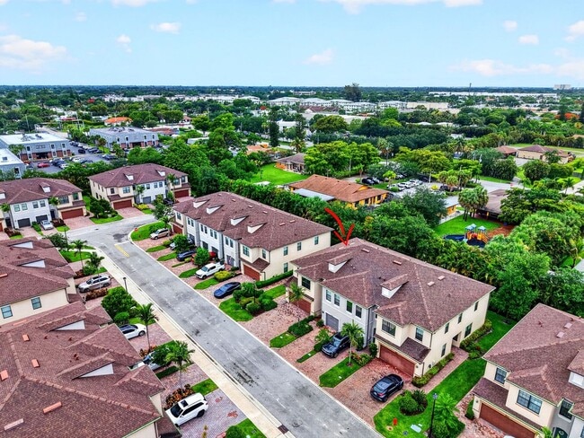 Building Photo - 2833 Troubadour St