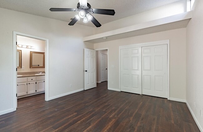 Building Photo - Great 4 Bedroom NW Fresno Home for Lease