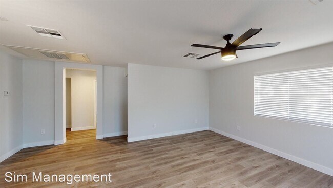 Building Photo - 2 br, 1 bath Apartment - 906 E Roma Avenue