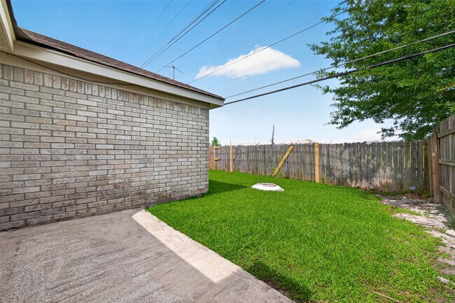 Building Photo - 4131 Baynard Dr