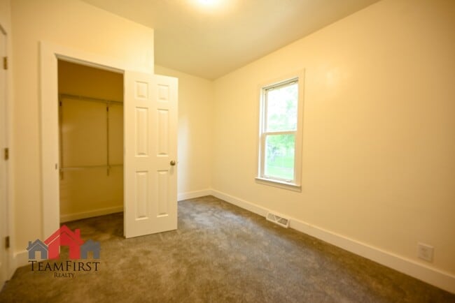 Building Photo - 1115 Cardinal Ln
