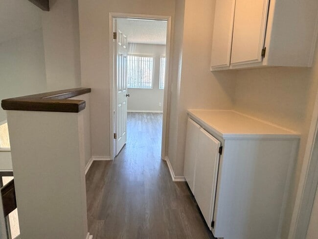 Building Photo - 3+2.5 Two Story in Tehachapi City