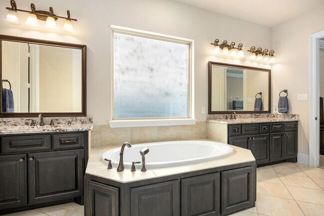 Building Photo - 4302 Meyerwood Dr