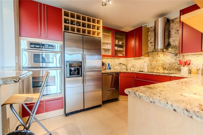 Building Photo - 5700 Collins Ave