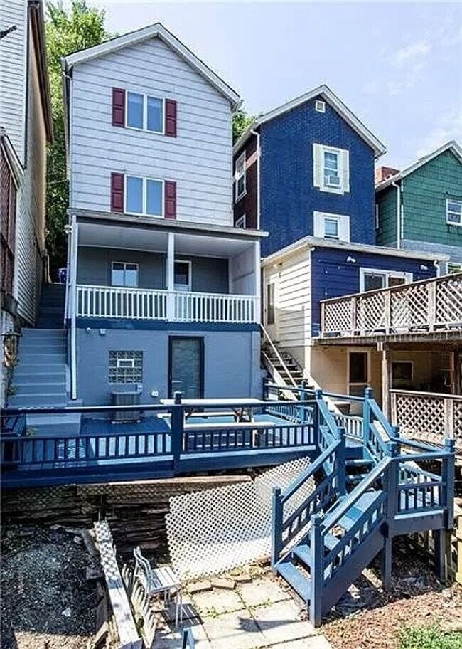 Building Photo - 515 56th St