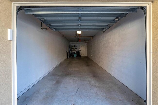 Building Photo - 642 Wells Ct