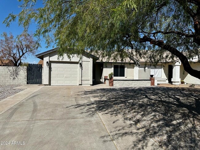 Building Photo - 3016 W Monona Dr