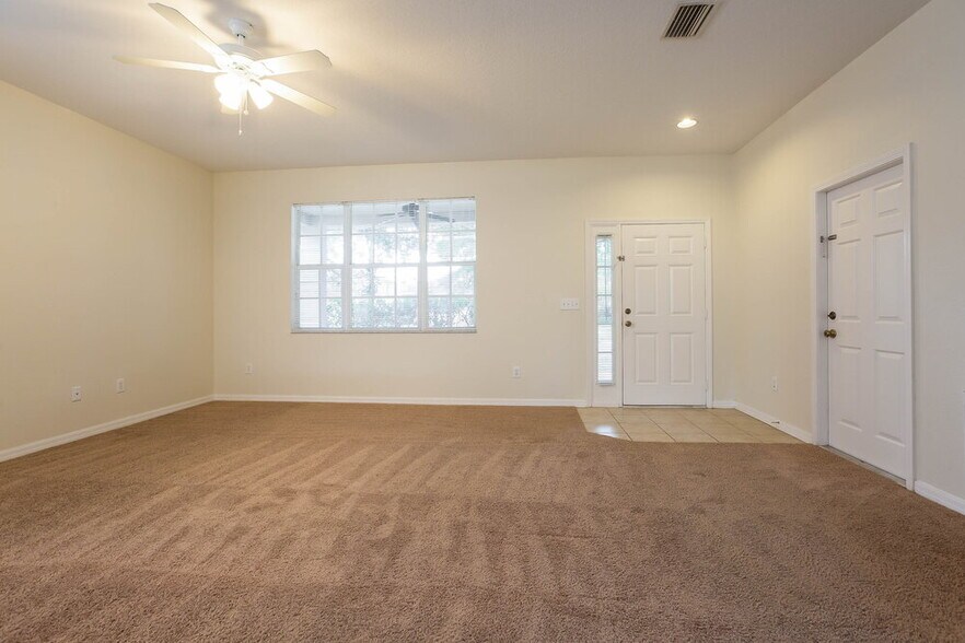 Building Photo - 6327 Bridgecrest Dr