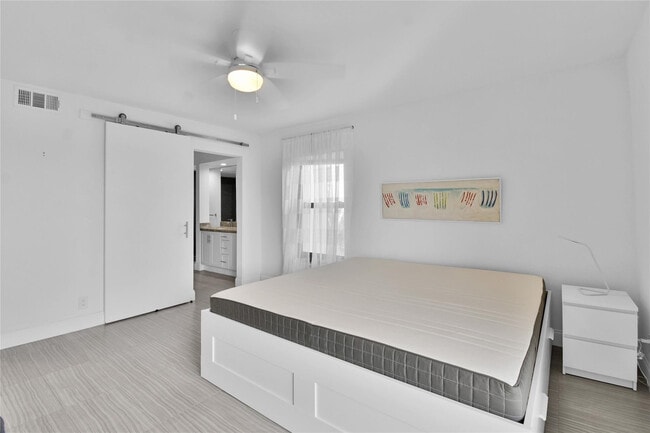 Building Photo - 4201 N Ocean Dr