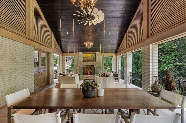 Building Photo - 3612 Castlegate Dr NW
