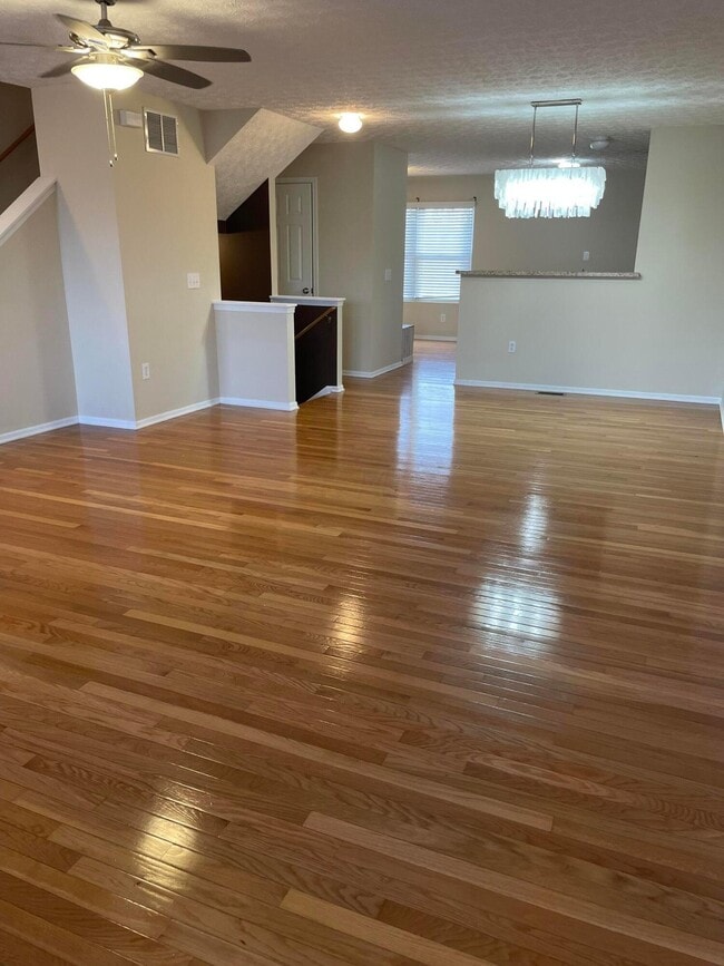 Building Photo - 5967 Canyon Creek Dr