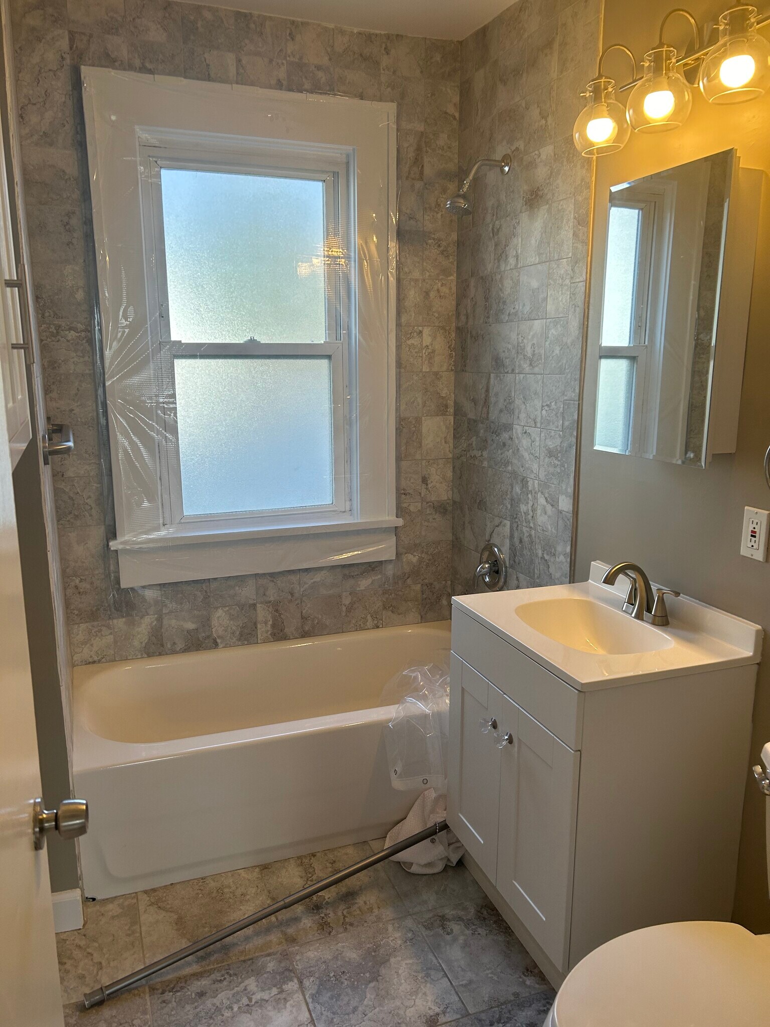 Bath - 6368 Main St