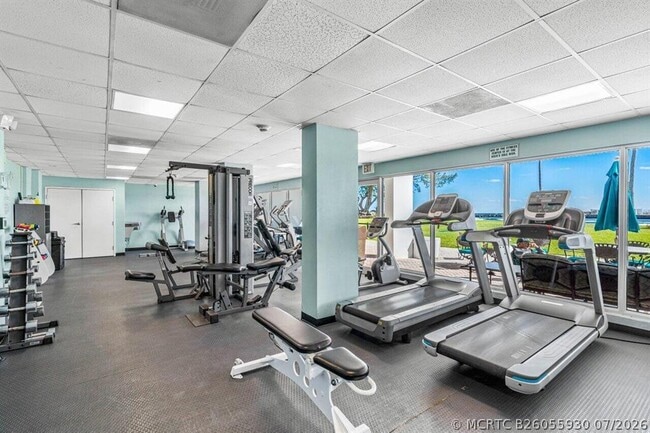 Building Photo - 2100 S Ocean Dr