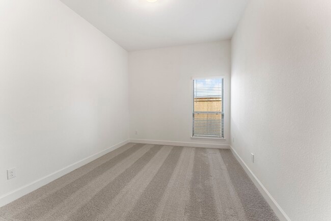 Building Photo - 26545 Pioneer Pointe Ct