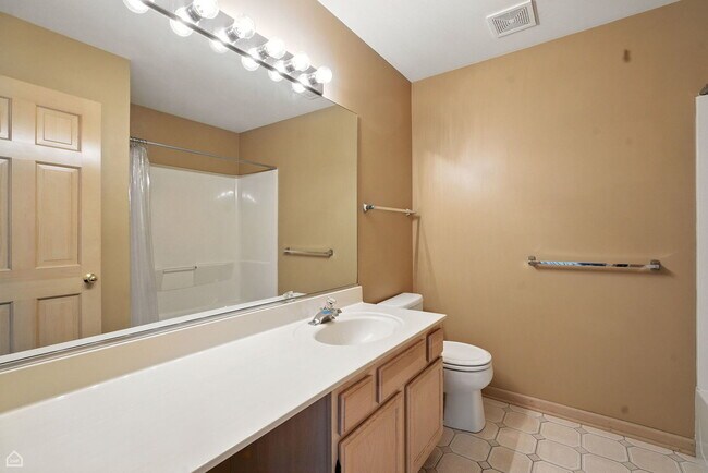 Building Photo - 223 Mistwood Ln