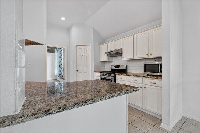 Building Photo - 7206 Glen Rosa Dr