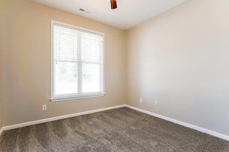 Building Photo - 236 Haywood Ln